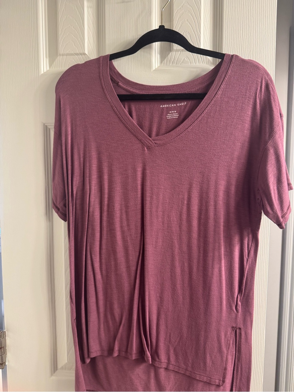 American Eagle Outfitters Short Sleeve V-Neck Top — Mauve